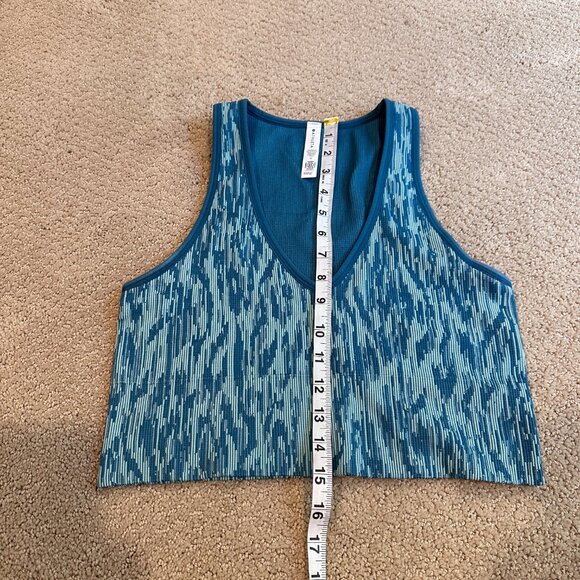 Athleta Tank Top Seamless Crop Rib Active MEDIUM Reef Green Spacedye #882313-01 - Picture 5 of 10